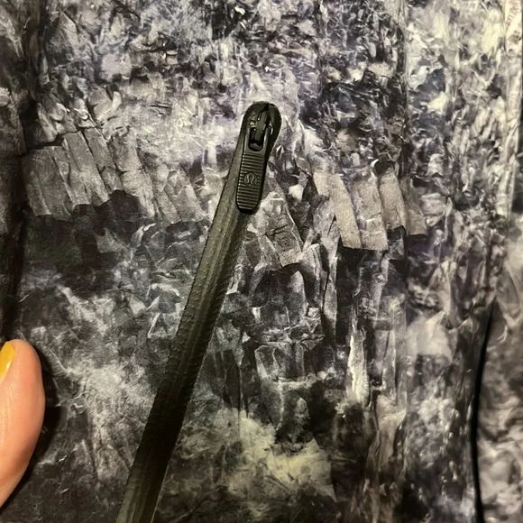 Lululemon jacket - Picture 2 of 8